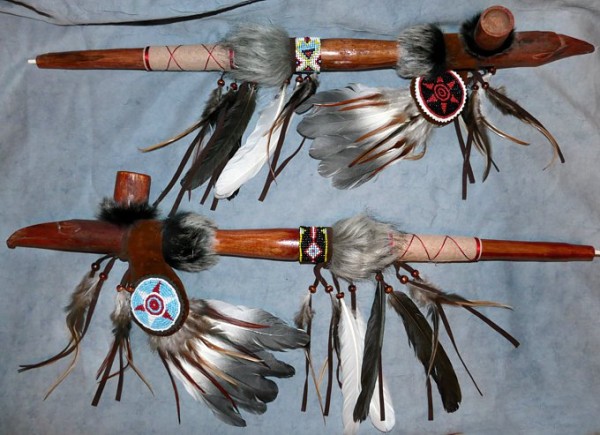 Friedenspfeife Adlerkopf aus Holz 60cm, Musterbeispiele